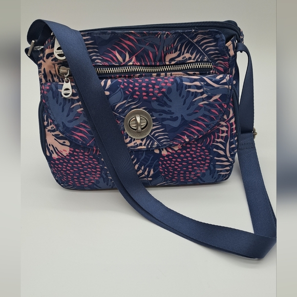 Baggallini Handbags - Baggallini Calais Crossbody Bag